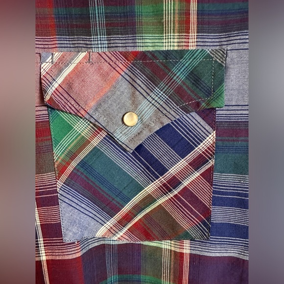 Ely Plains Men’s shirt - snap button closure - size large - Picture 3 of 4